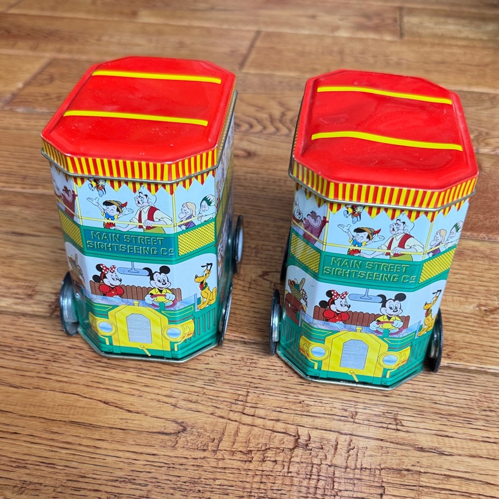 Disney Main Street Wheeled Character (2 available)